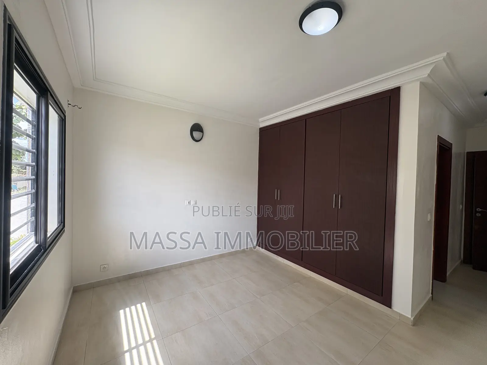 5chbre Villa dans Massa Immobilier, Cocody à Louer