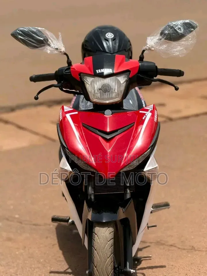 Nouveau Yamaha DT125 2025 Rouge