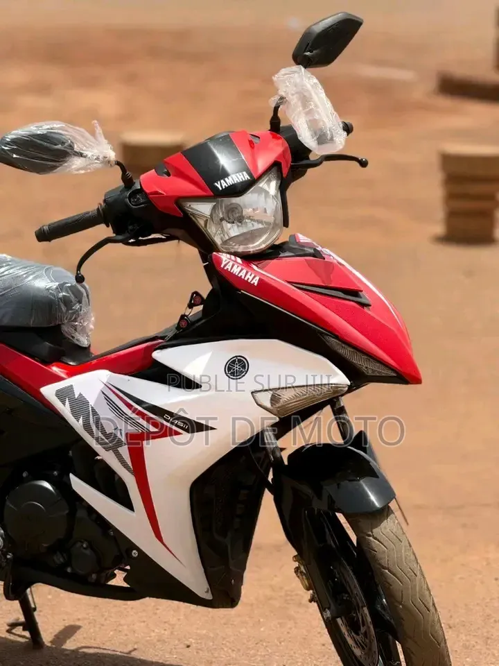 Nouveau Yamaha DT125 2025 Rouge