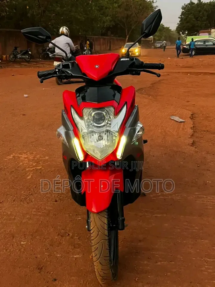 Nouveau Yamaha DT125 2025 Rouge