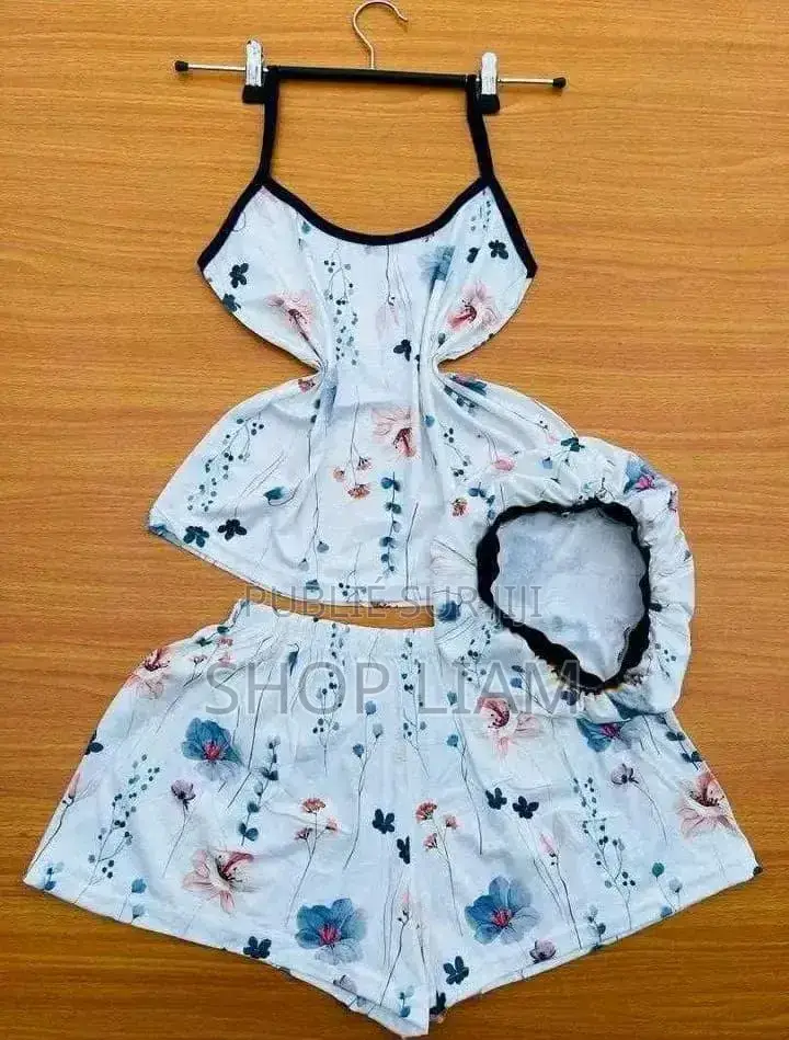 Les Vêtements De Nuit