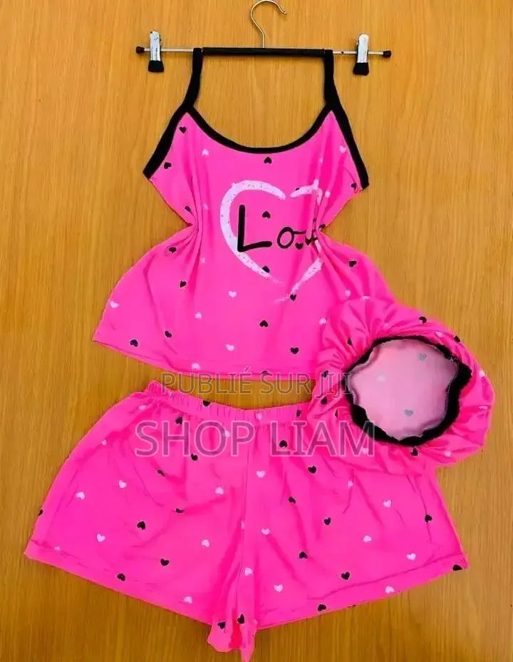 Les Vêtements De Nuit