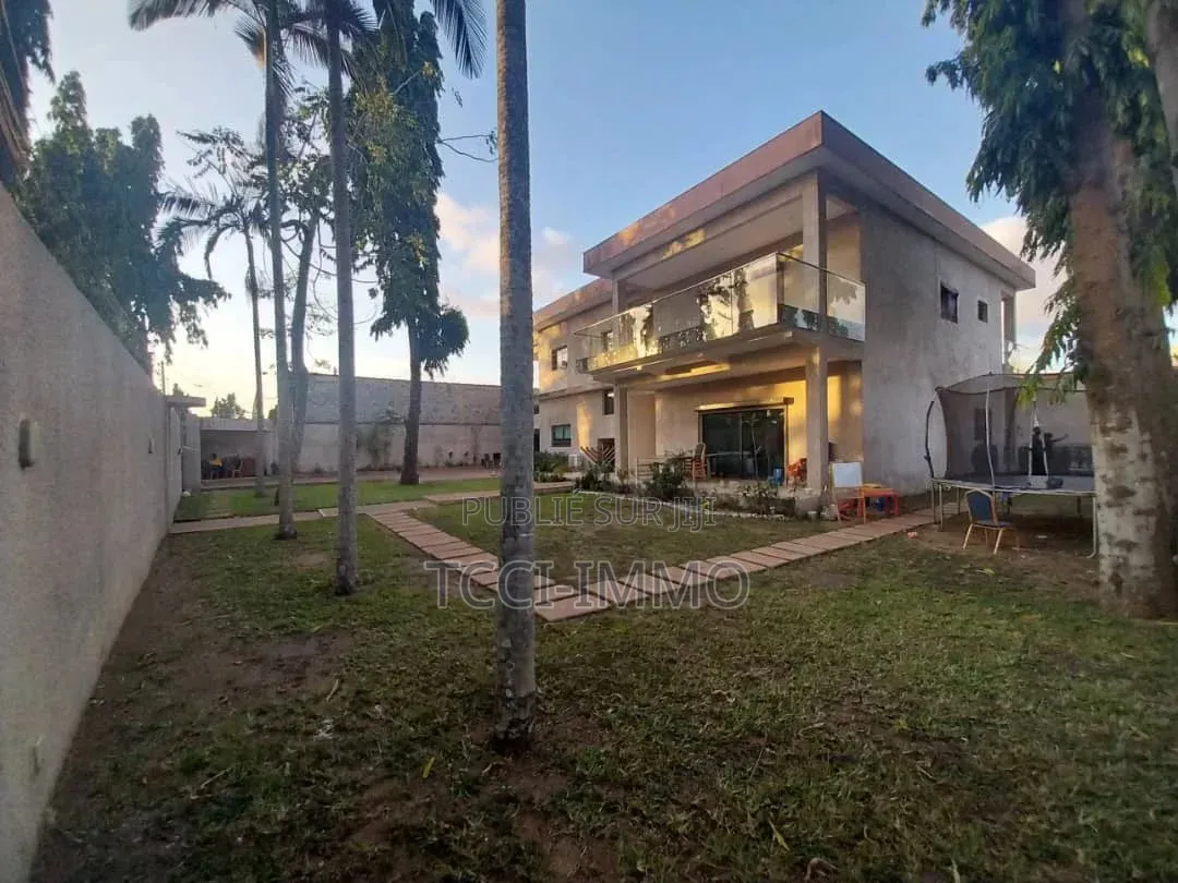 9chbre Duplex dans Tcci Sarl, Cocody à Vendre