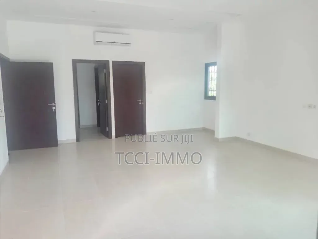 9chbre Duplex dans Tcci Sarl, Cocody à Vendre