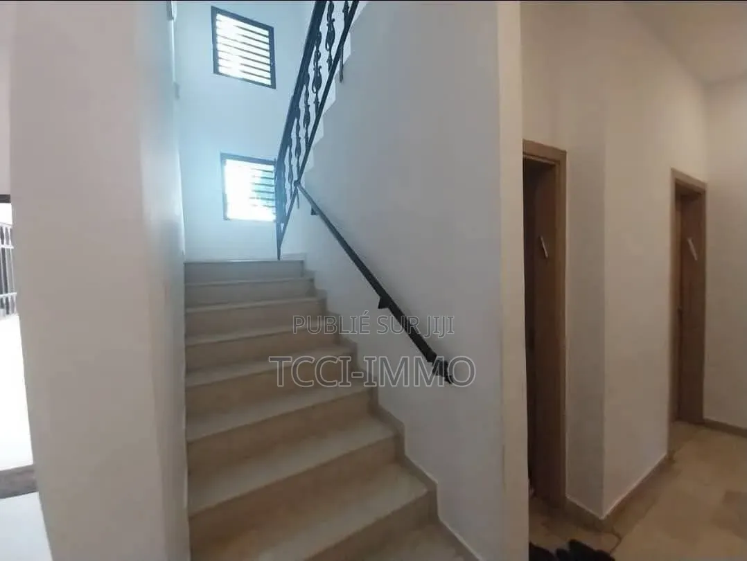 9chbre Duplex dans Tcci Sarl, Cocody à Vendre