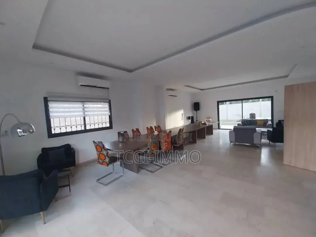 9chbre Duplex dans Tcci Sarl, Cocody à Vendre