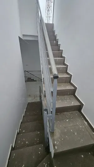 12chbre Blocs d'appartements dans Angré 7Eme Tranche, Cocody à Vendre