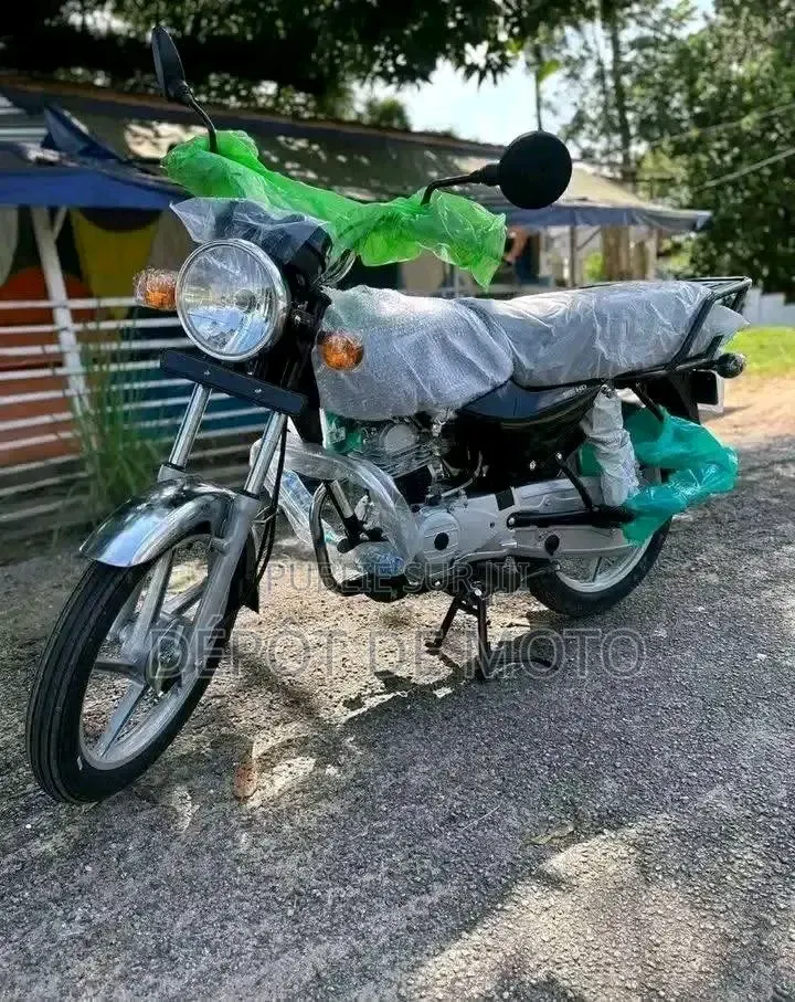 Nouveau TVS HLX 125 2024 Noir
