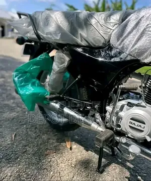 Nouveau TVS HLX 125 2024 Noir