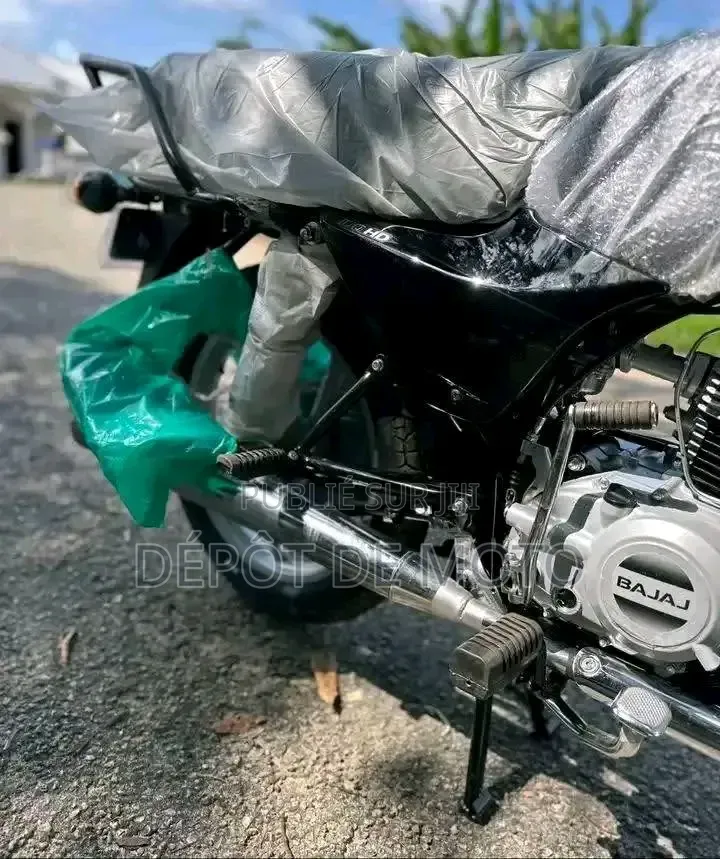 Nouveau TVS HLX 125 2024 Noir