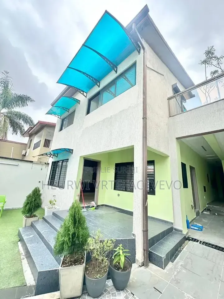5chbre Duplex dans Cocody à Vendre