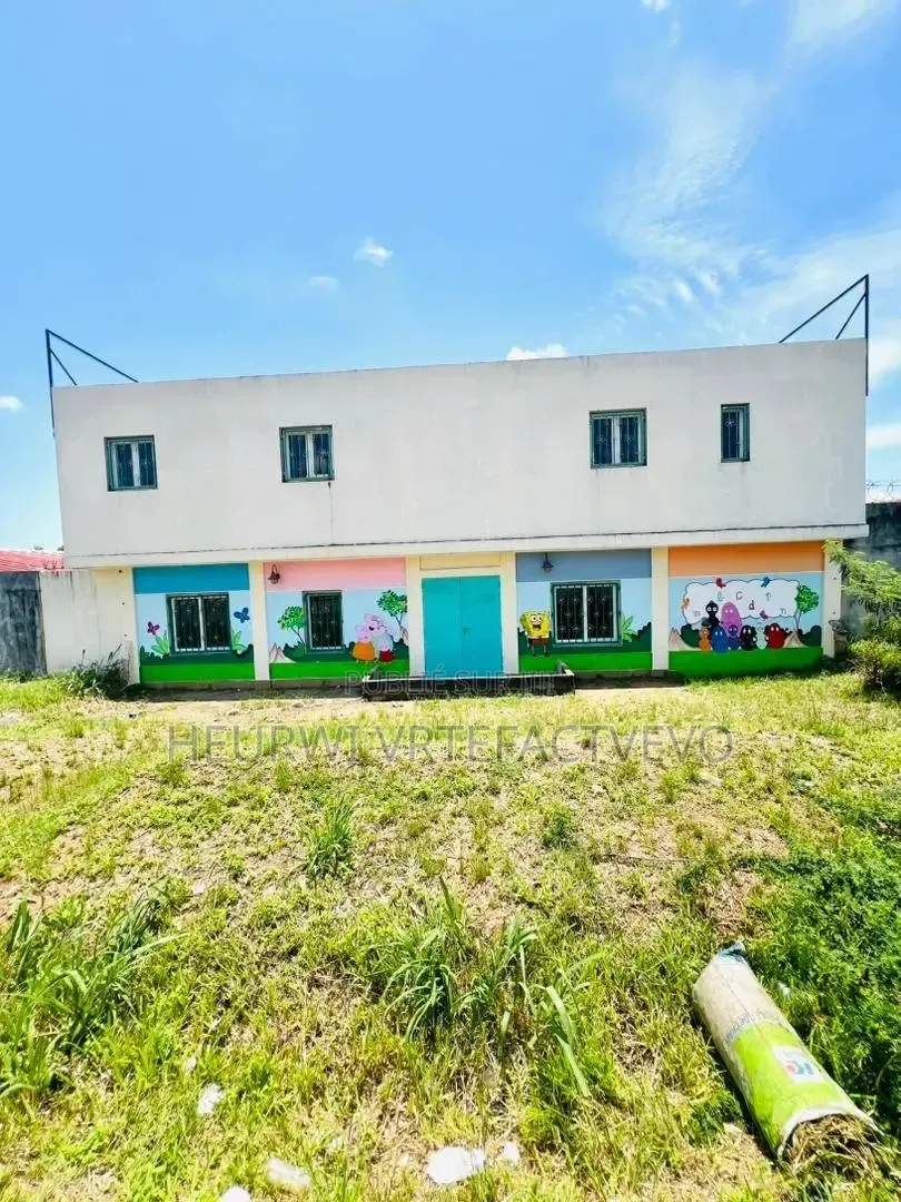 Meublé 10chbre Maison de ferme dans Yozalem, Cocody à Vendre
