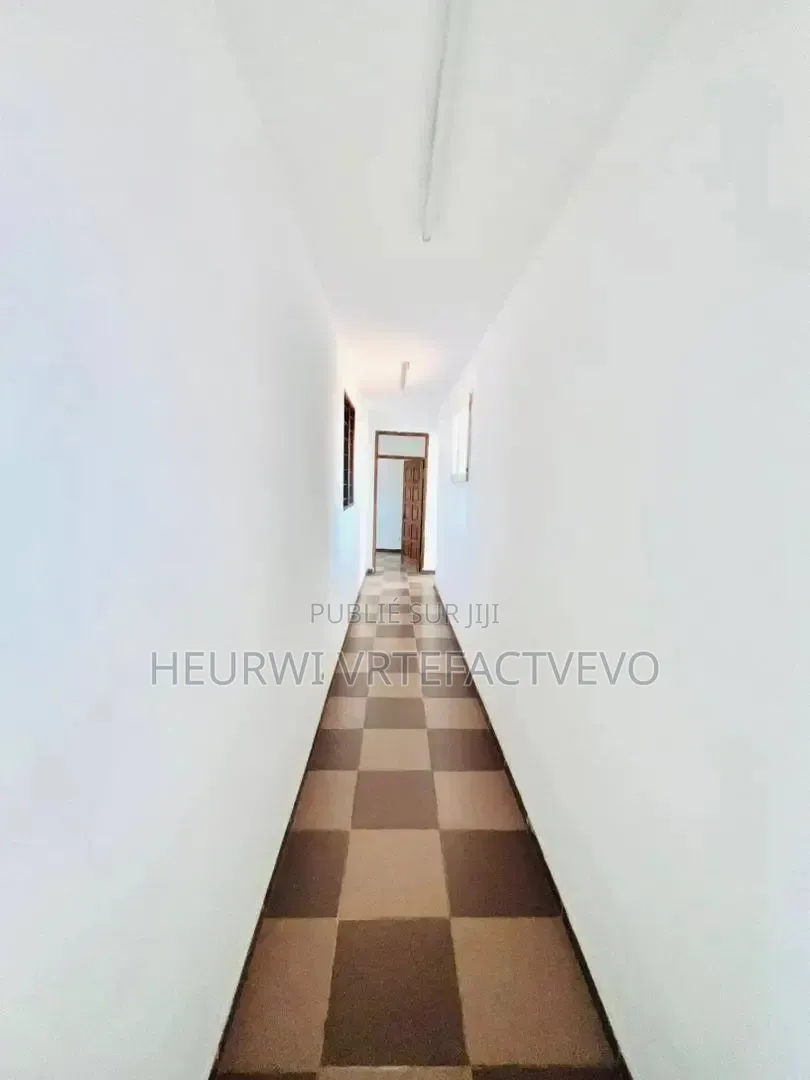 Meublé 10chbre Maison de ferme dans Yozalem, Cocody à Vendre
