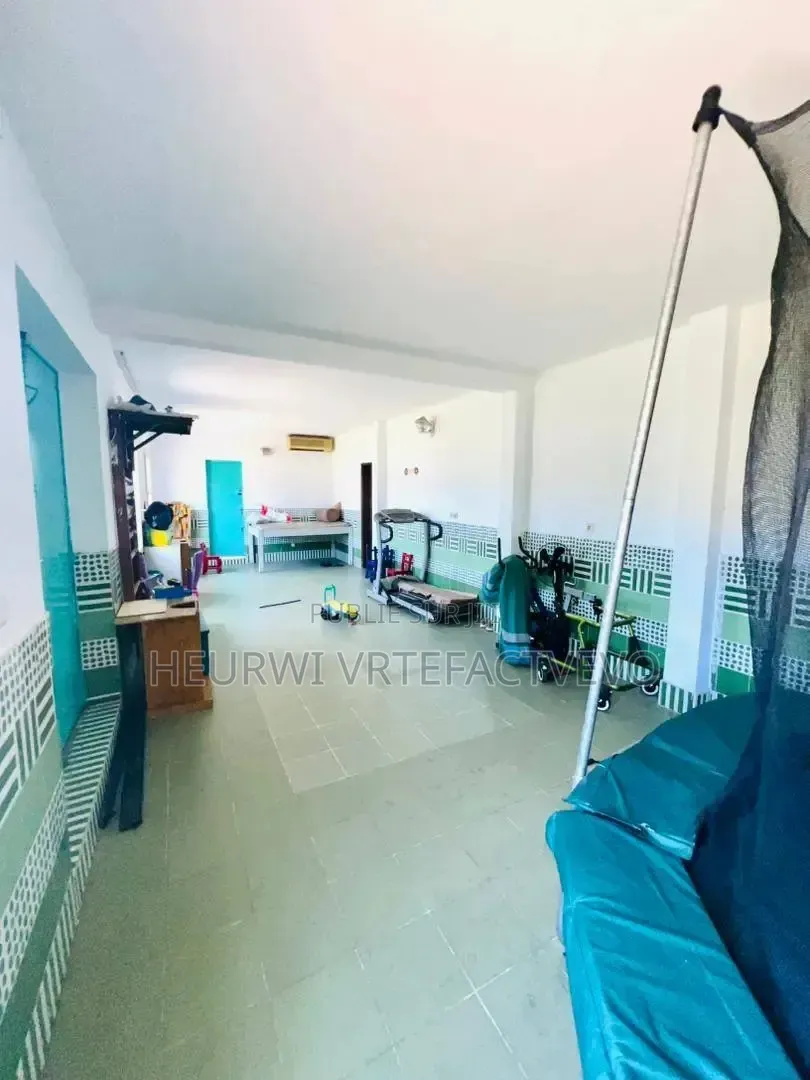 Meublé 10chbre Maison de ferme dans Yozalem, Cocody à Vendre