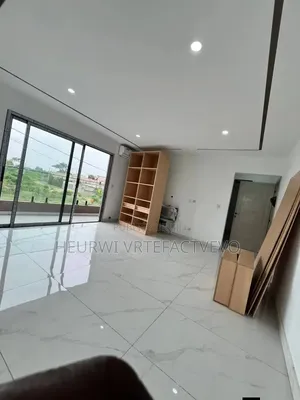 5chbre Duplex dans Cocody à Vendre