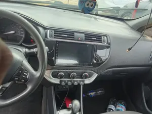 Kia Rio 2016 Gris
