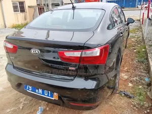 Kia Rio 2016 Gris
