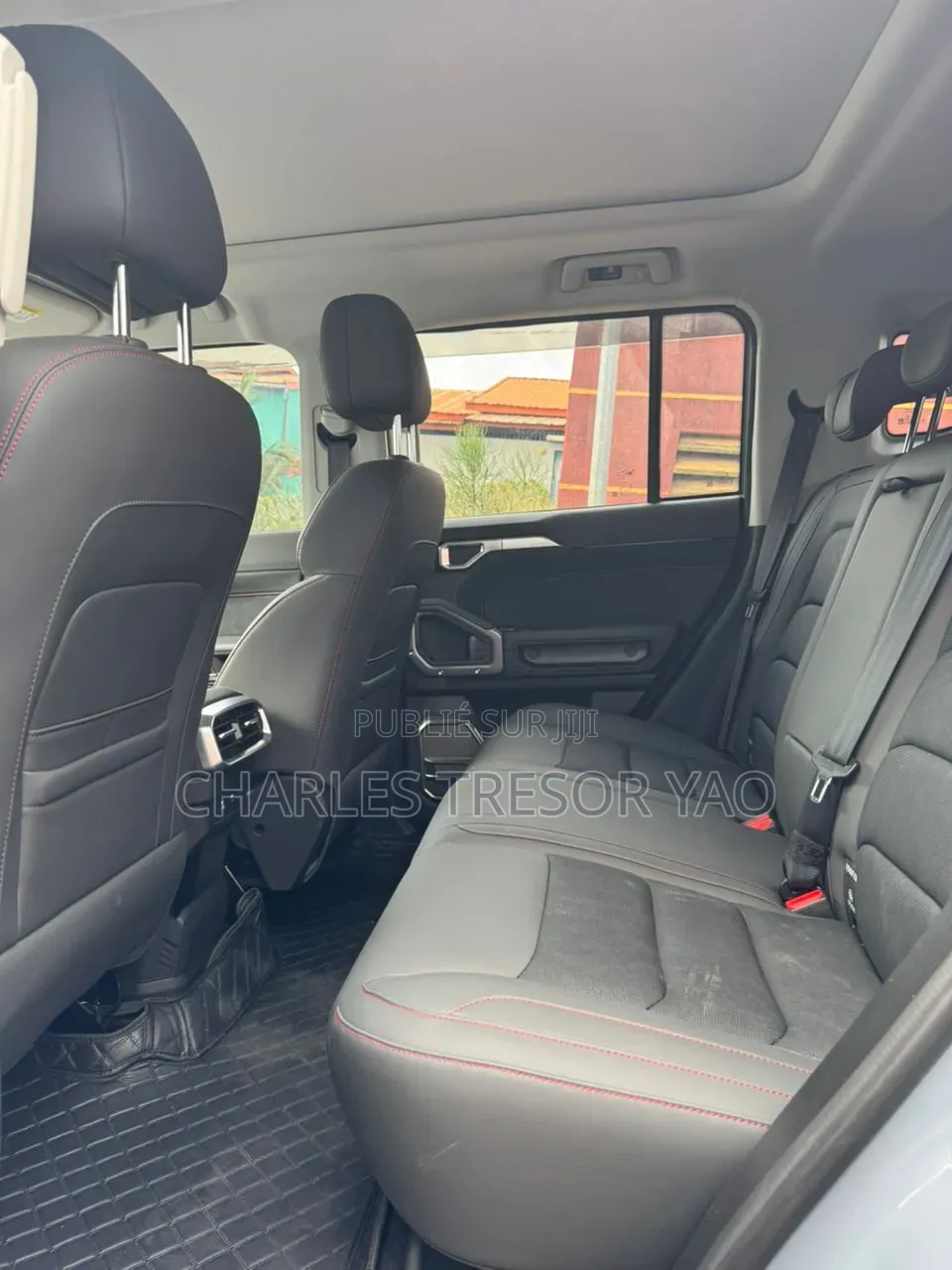 Jetour T2 1.5 Hybrid AWD 2025 Blanc cassé