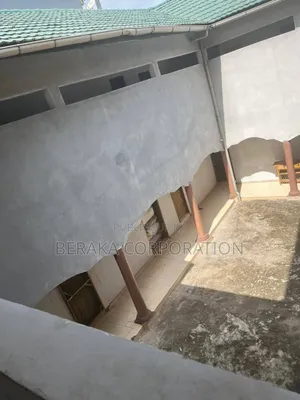 20chbre Duplex dans Beraka Corporation, Cocody à Vendre
