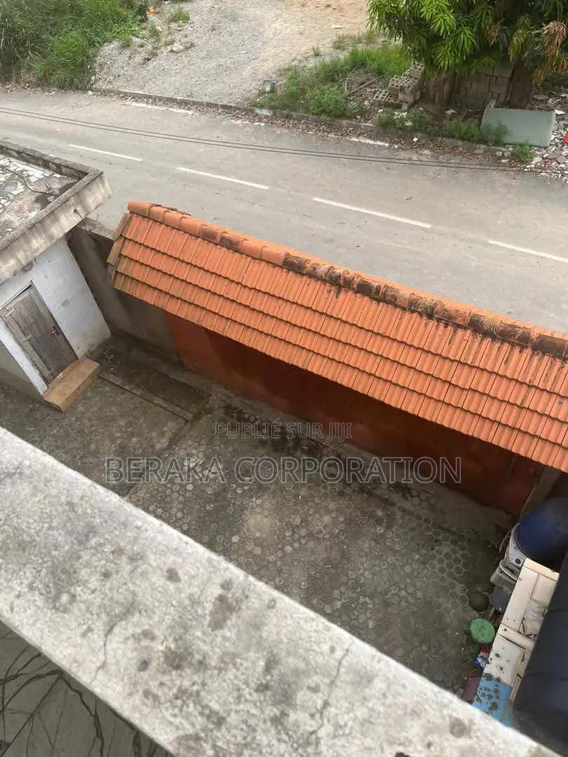 20chbre Duplex dans Beraka Corporation, Cocody à Vendre