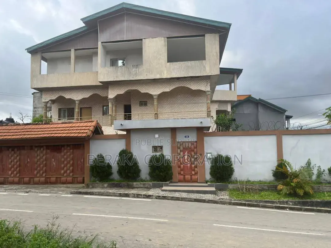 20chbre Duplex dans Beraka Corporation, Cocody à Vendre