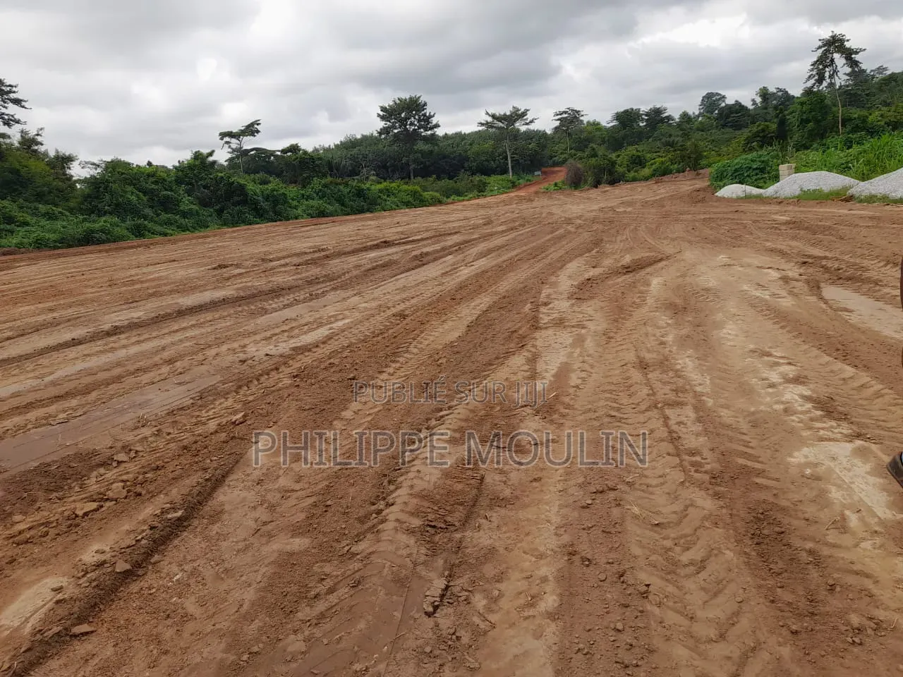 Terrain a Vendre a 150 Mettre De Voix Bitumée