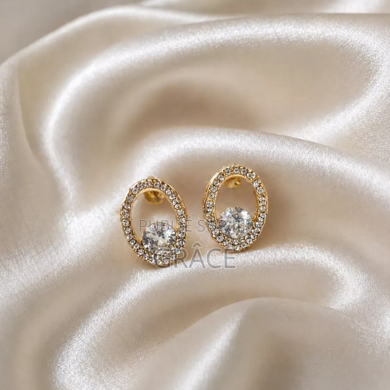 Boucle d'Oreille Minimaliste Doré
