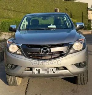 Mazda BT-50 2020 Gris