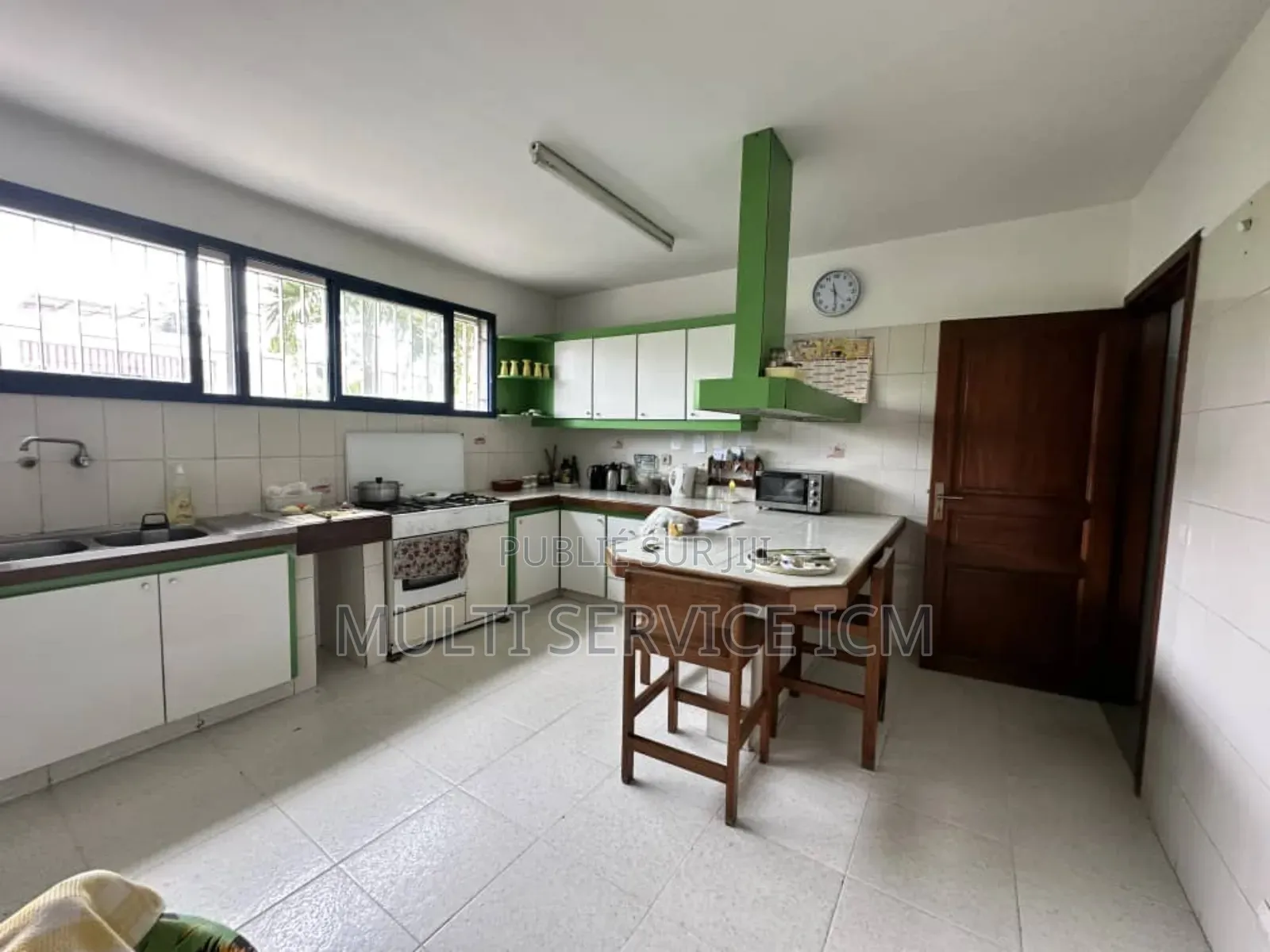 7chbre Villa dans Ismaël Coulibaly, Cocody à Vendre