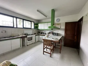 7chbre Villa dans Ismaël Coulibaly, Cocody à Vendre
