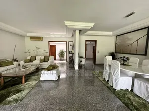 7chbre Villa dans Ismaël Coulibaly, Cocody à Vendre