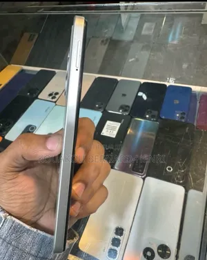 Nouveau Itel A90 128 GB Blanc