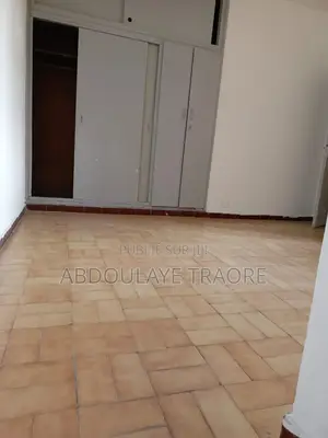 4chbre Appartement dans Cocody à Vendre