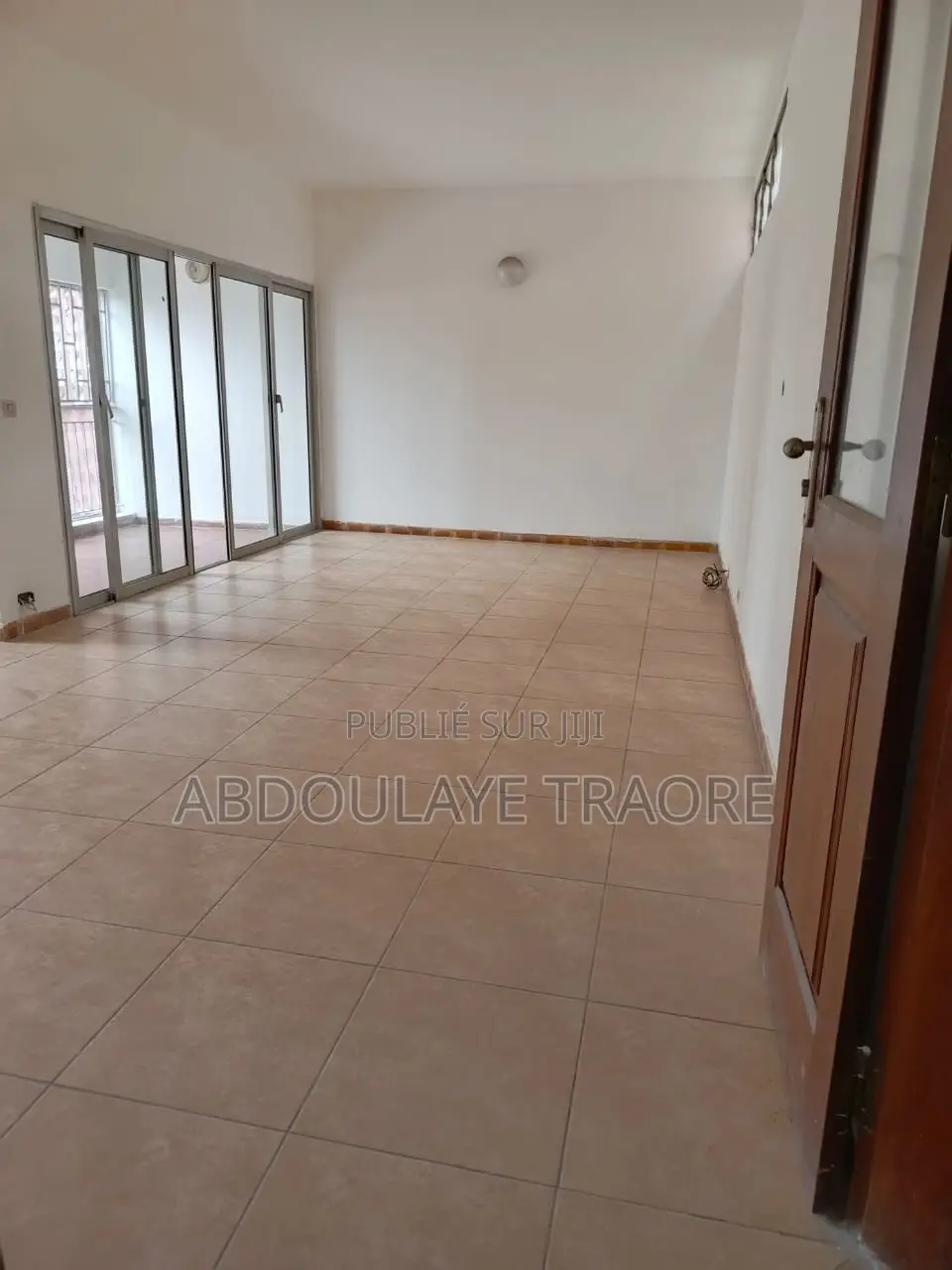4chbre Appartement dans Cocody à Vendre