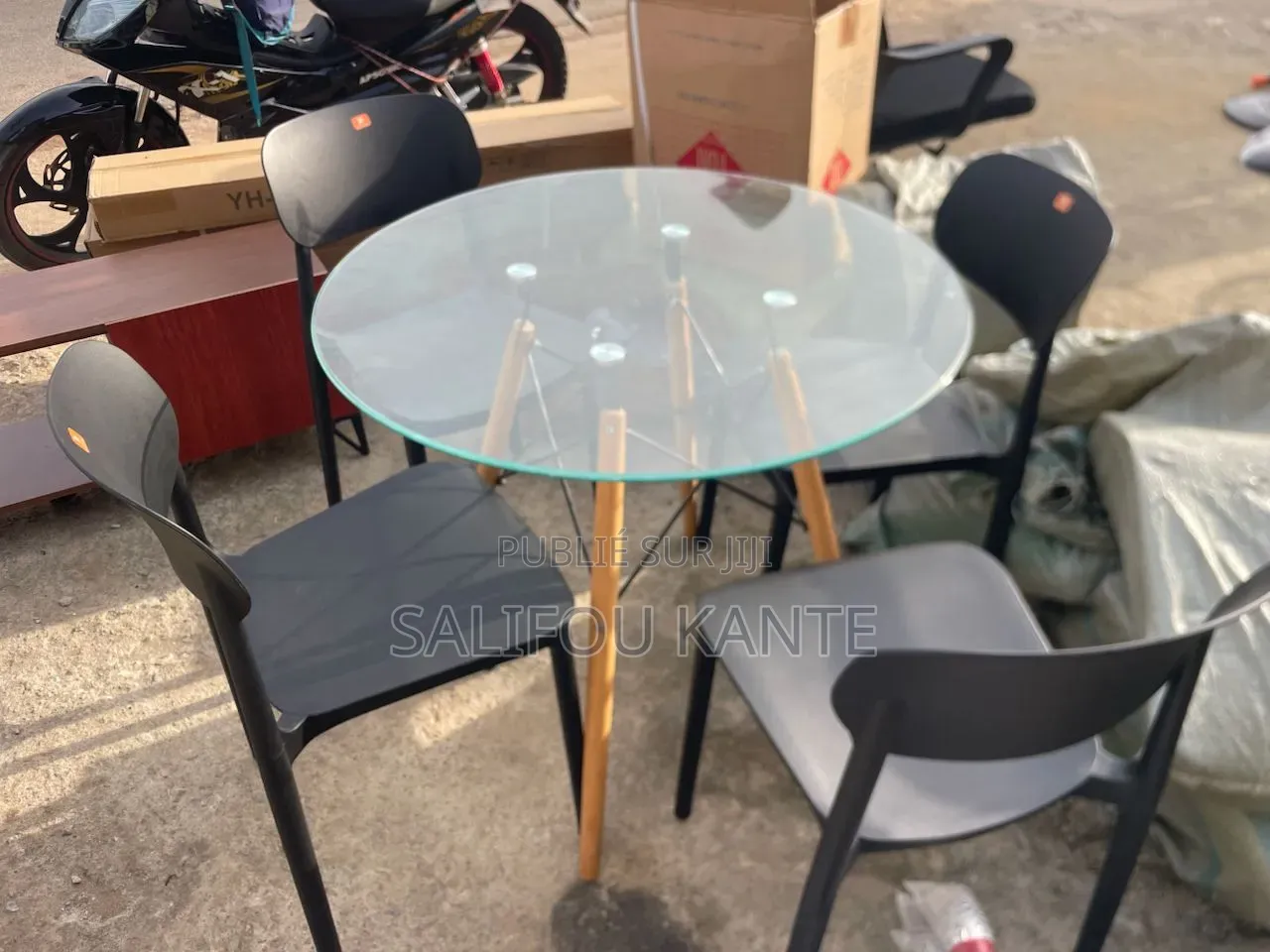Table À Manger