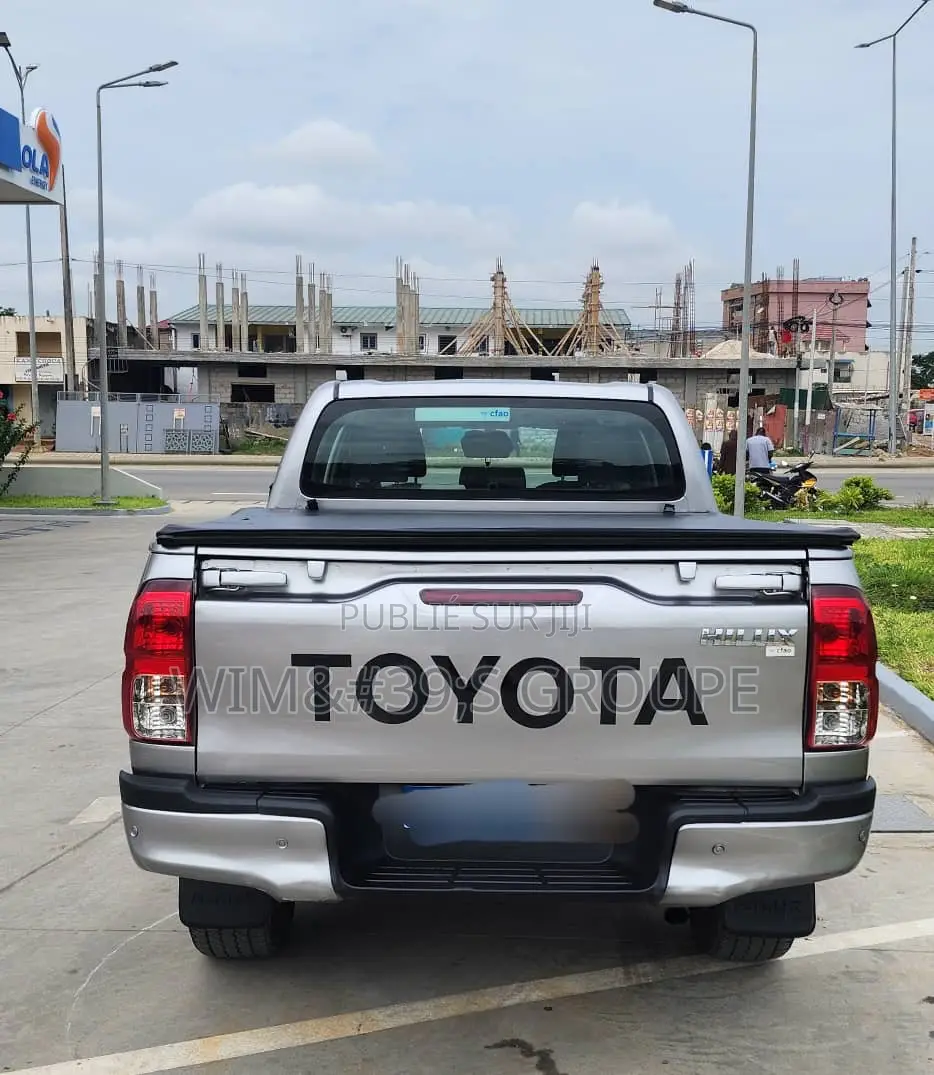 Toyota Hilux 2022 Gris