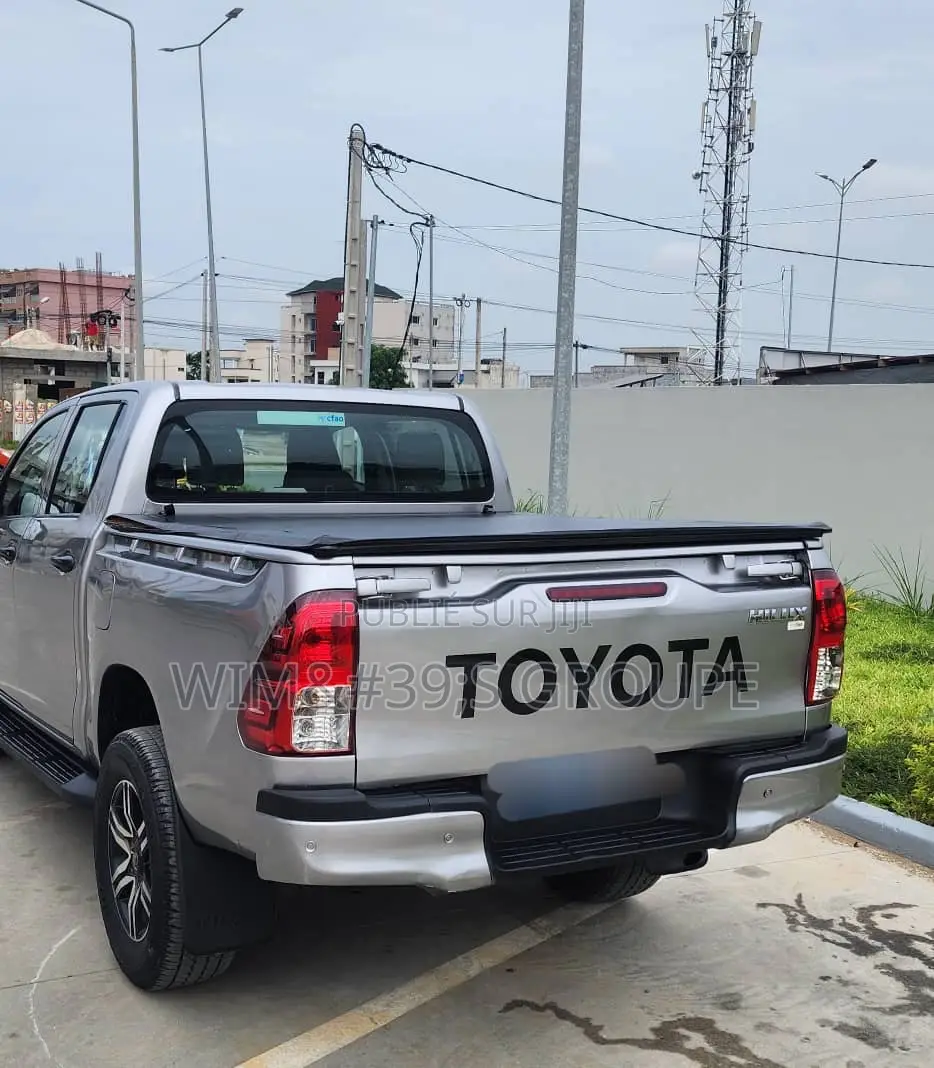 Toyota Hilux 2022 Gris