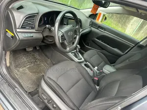 Hyundai Elantra 2017 Gris