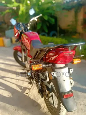 Nouveau Honda XL 125 2025 Rouge