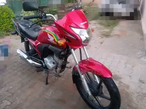 Nouveau Honda XL 125 2025 Rouge