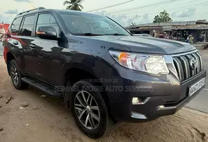 Toyota Land Cruiser Prado 2022 Gris