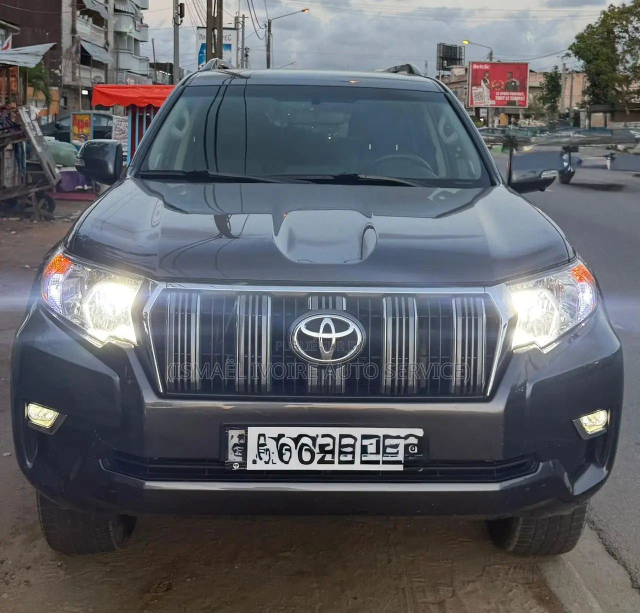 Toyota Land Cruiser Prado 2022 Gris