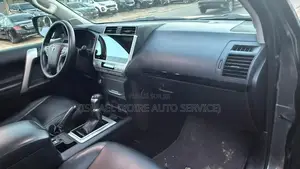 Toyota Land Cruiser Prado 2022 Gris