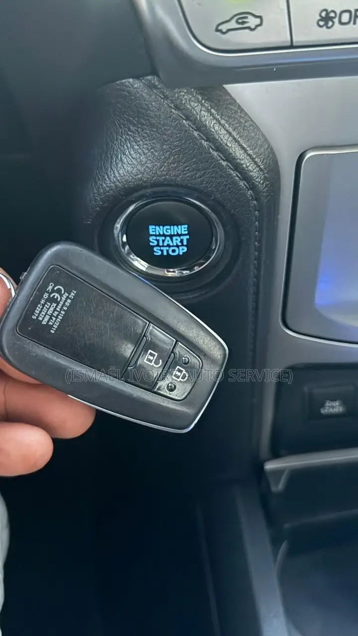 Toyota Land Cruiser Prado 2022 Gris