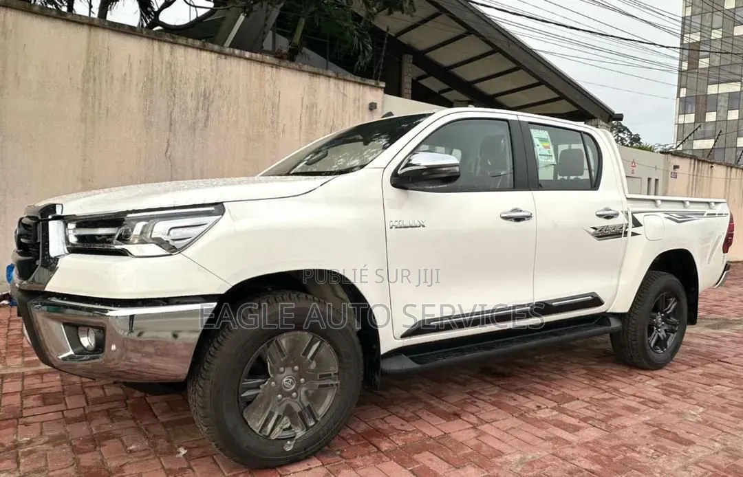 Nouveau Toyota Hilux 2025 Blanc