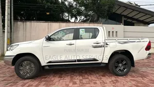 Nouveau Toyota Hilux 2025 Blanc