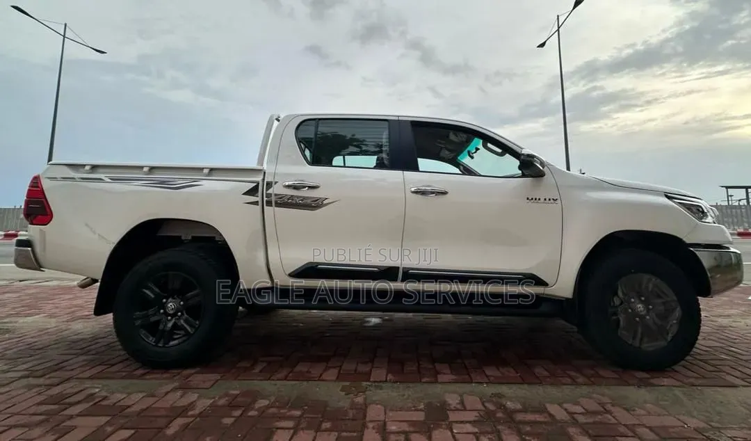 Nouveau Toyota Hilux 2025 Blanc