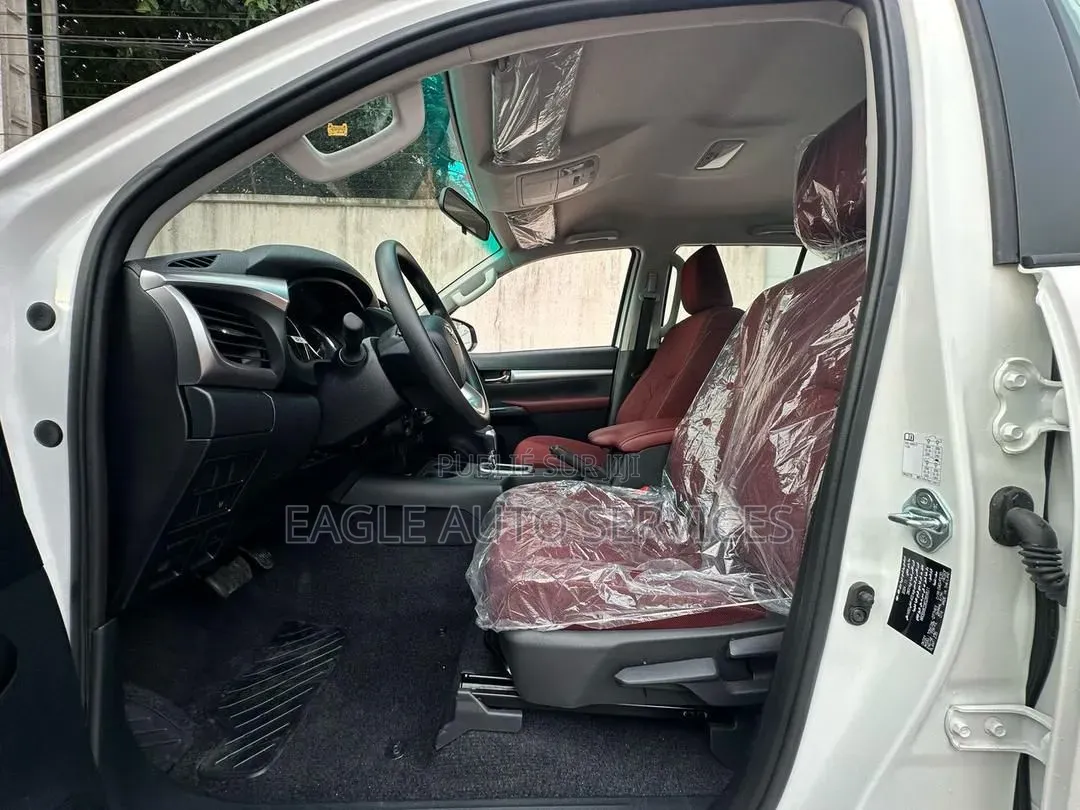 Nouveau Toyota Hilux 2025 Blanc