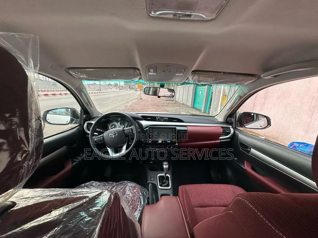 Nouveau Toyota Hilux 2025 Blanc