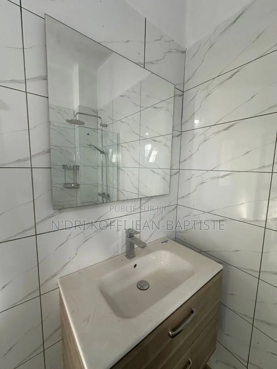 4chbre Duplex dans Jean Baptiste, Cocody à Louer